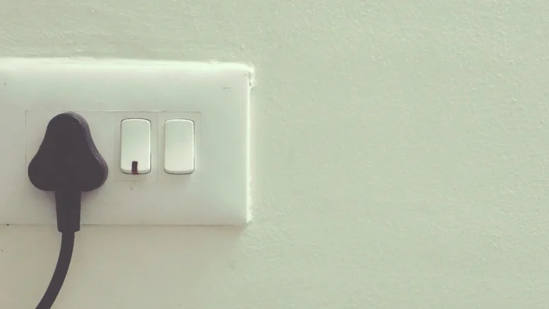 Gniazdka elektryczne Karlik – stylowe i funkcjonalne rozwiązania dla Twojego domu